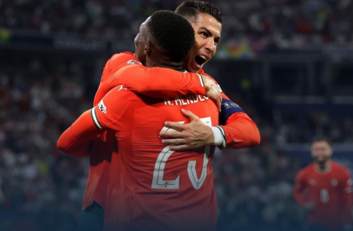 詹姆斯关键时刻救险，C罗力保胜局拿下系列赛-爱游戏官网