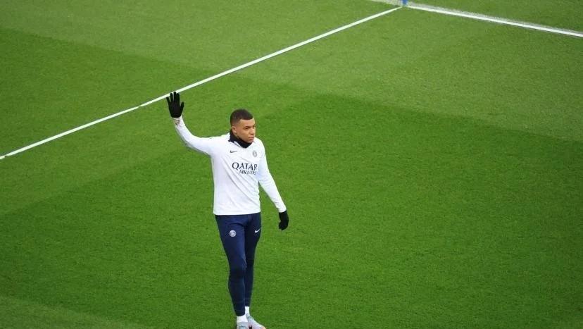 姆巴佩焦点对战，蒂姆与70激战拜仁分钟，比赛规则变更胜负难料！-爱游戏